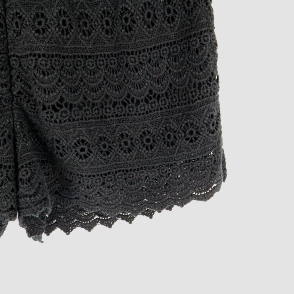 Rewind Casual Shorts Womens M Black Lace Overlay Mid Rise Pull-On Stretch Waist - Picture 4 of 5